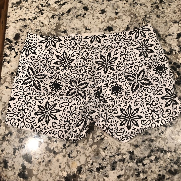 J. Crew Factory City Fit Black White 3" Floral Shorts - Picture 1 of 9